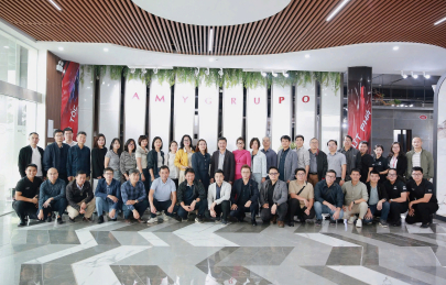  AMY GRUPO ĐÓN TRƯỜNG ĐẠI HỌC KIẾN TRÚC HÀ NỘI ĐẾN THAM QUAN VÀ LÀM VIỆC